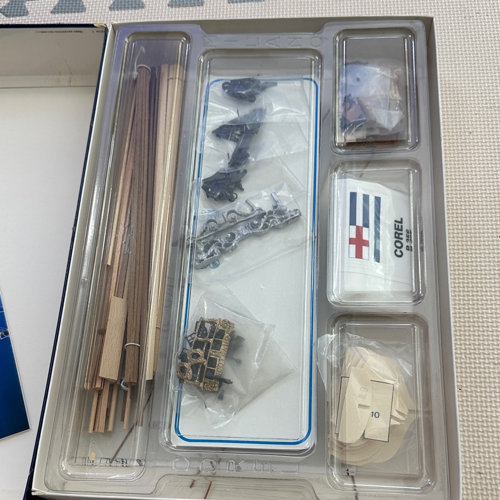NIB Scotland Model Ship Kit with White Sails - Picture 3 of 4
